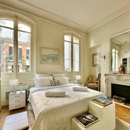 Luxury&exclusive 130sqm Estate 4m Ceilings With Garden View Near Arc De Triomphe&palais Des Congrès