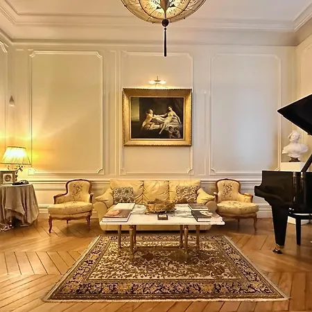 Luxury&exclusive 130sqm Estate 4m Ceilings With Garden View Near Arc De Triomphe&palais Des Congrès *