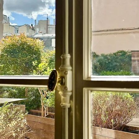 Luxury&exclusive 130sqm Estate 4m Ceilings With Garden View Near Arc De Triomphe&palais Des Congrès *