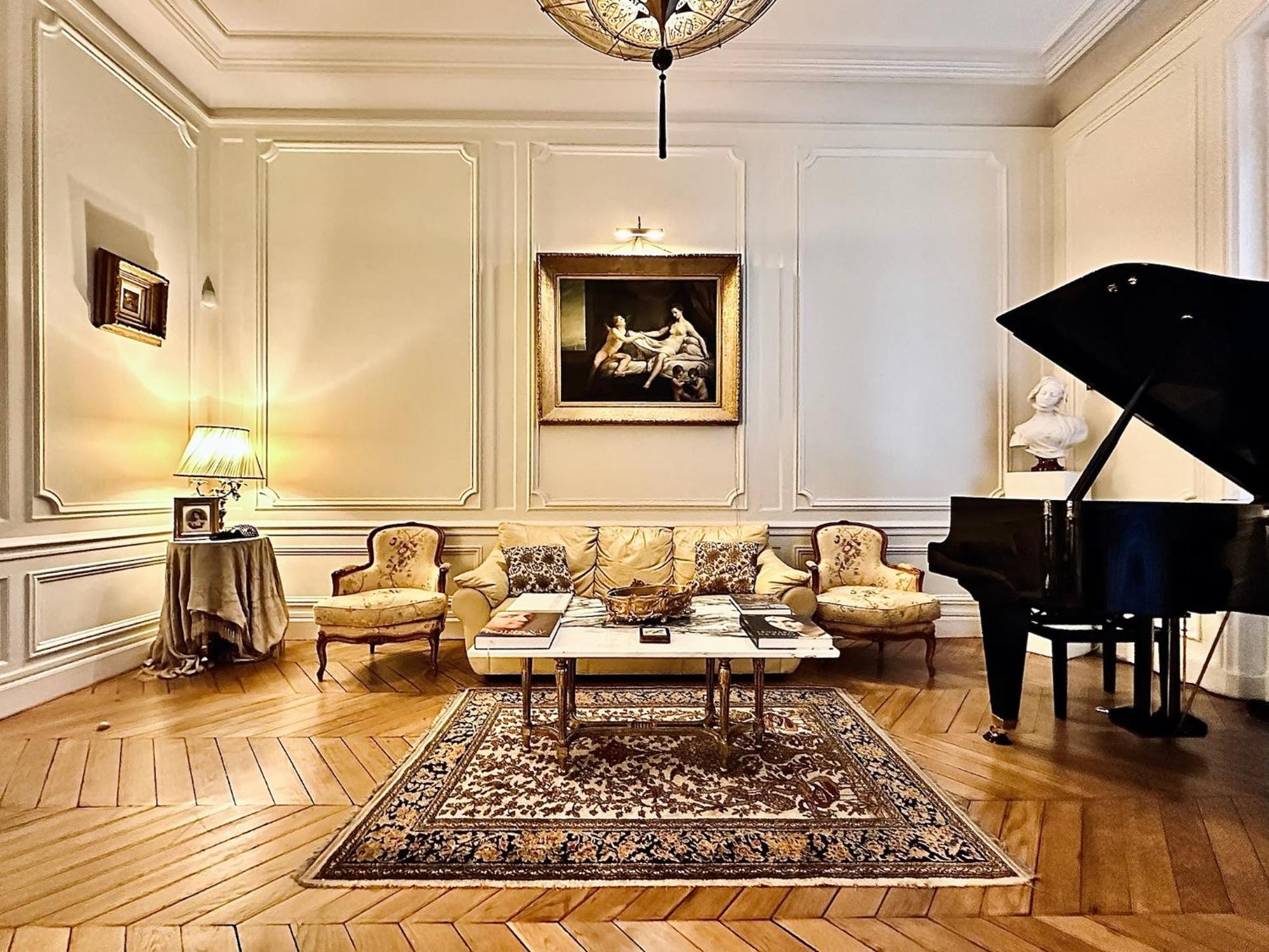 Luxury&exclusive 130sqm Estate 4m Ceilings With Garden View Near Arc De Triomphe&palais Des Congrès Parigi